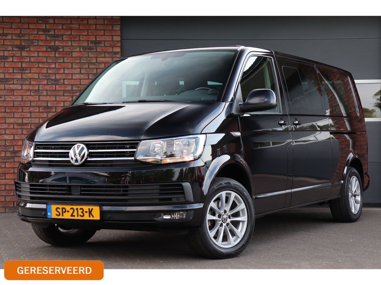Volkswagen Transporter Kombi - 2.0 TDI L2H1 Caravelle, 2x schuifdeur - AutoWereld.nl