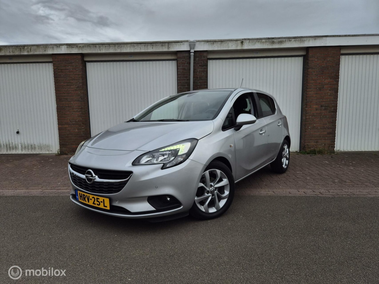 Opel Corsa - 1.4 Volautomaat / Stuur- & Stoelverwarming / Camera - AutoWereld.nl