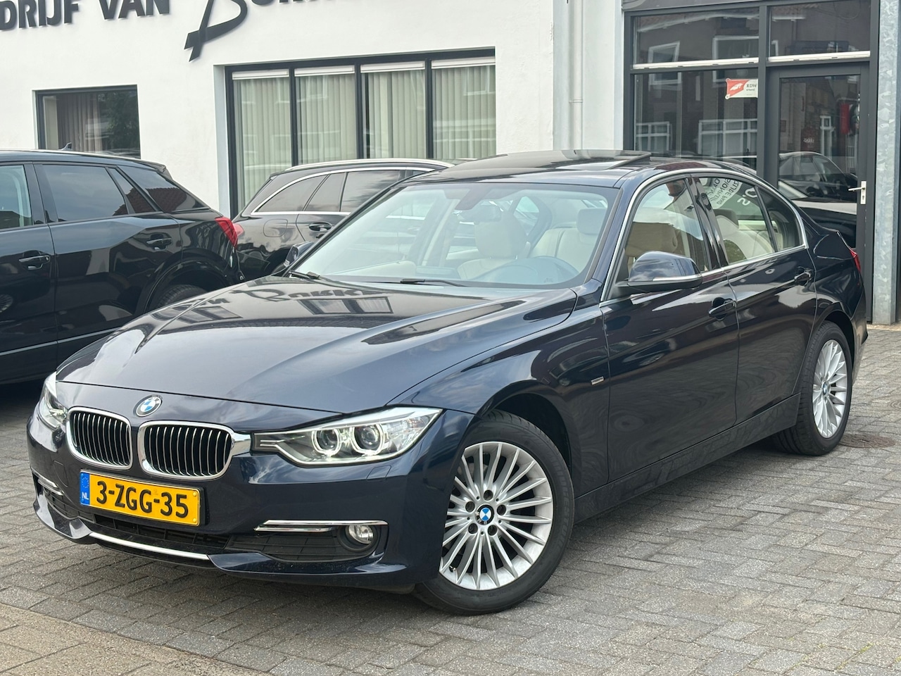 BMW 3-serie - 316i Executive 316i Executive, Schuifkanteldak,Navigatie,Achteruitrij camera,Parkeersensoren - AutoWereld.nl