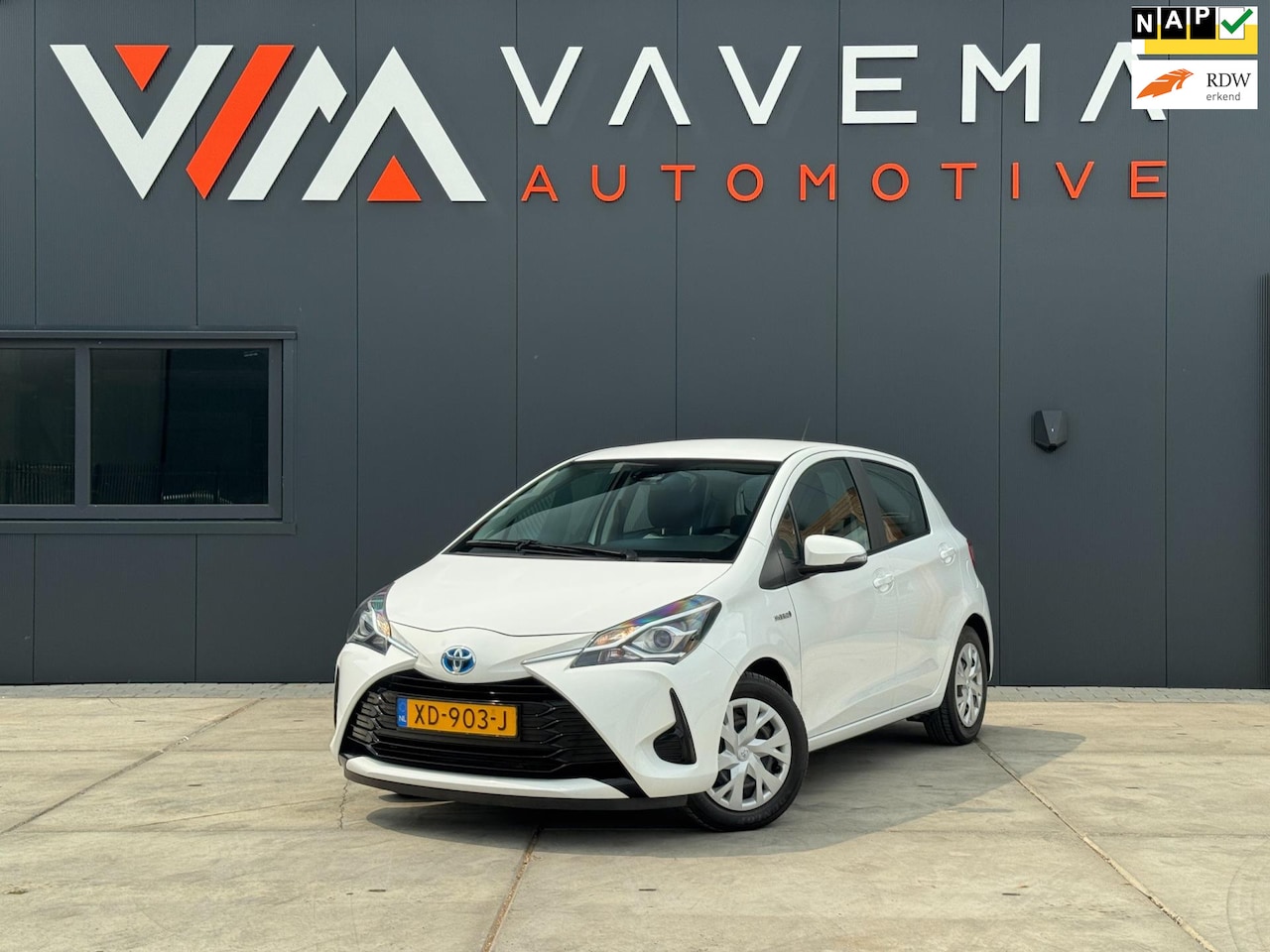 Toyota Yaris - 1.5 Hybrid Active 2018 Hybride Navigatie Camera Airco Clima Bluetooth Cruise control Rijst - AutoWereld.nl