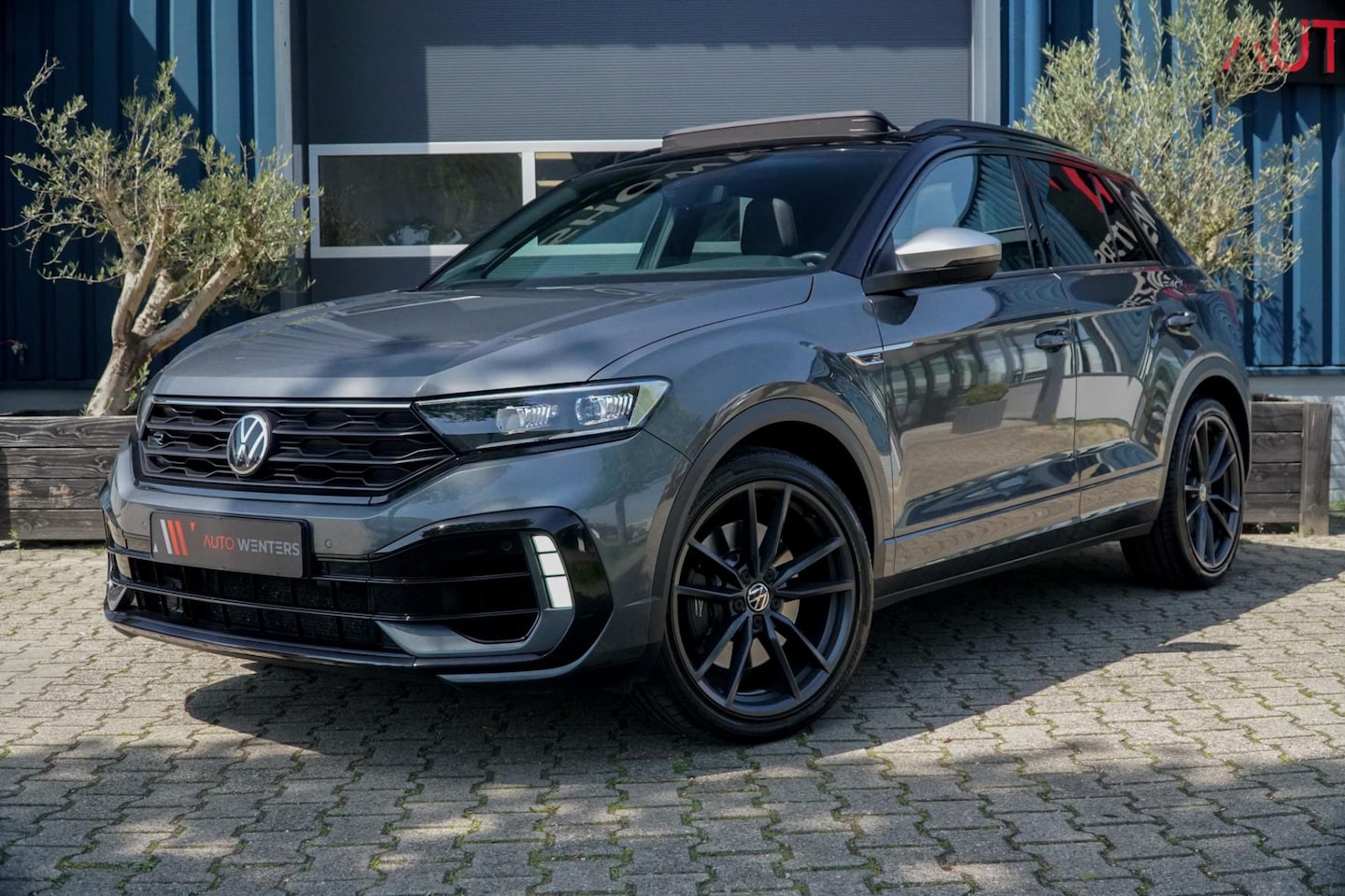 Volkswagen T-Roc - 2.0 TSI 4Motion R 2.0 TSI 4Motion R 301PK - AutoWereld.nl