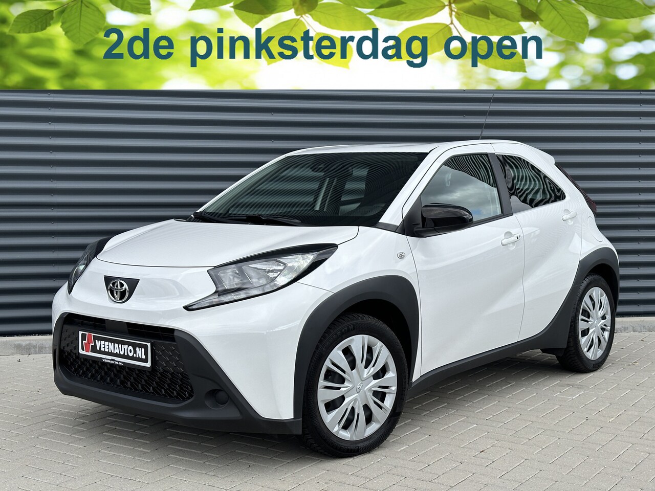 Toyota Aygo X - 1.0 VVT-i MT Play Camera/Apple/Stoelwarm/Keyless 2e Pinksterdag open van 12uur tot 16uur - AutoWereld.nl