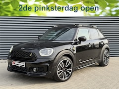 MINI Countryman - 2.0 Cooper S E ALL4 John Cooper Works Pano/Camera 2e Pinksterdag open van 12uur tot 16uur