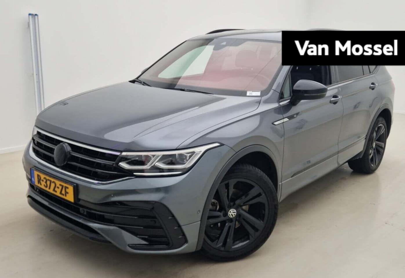 Volkswagen Tiguan Allspace - 1.5 TSI R-Line Business+ 7-Personen | 150 PK | Trekhaak  | Black Style | Digital Cockpit | - AutoWereld.nl