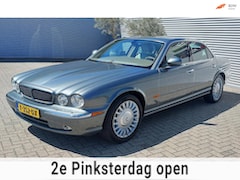 Jaguar XJ - 4.2 V8 Super Supercharged Youngtimer in nieuwstaat