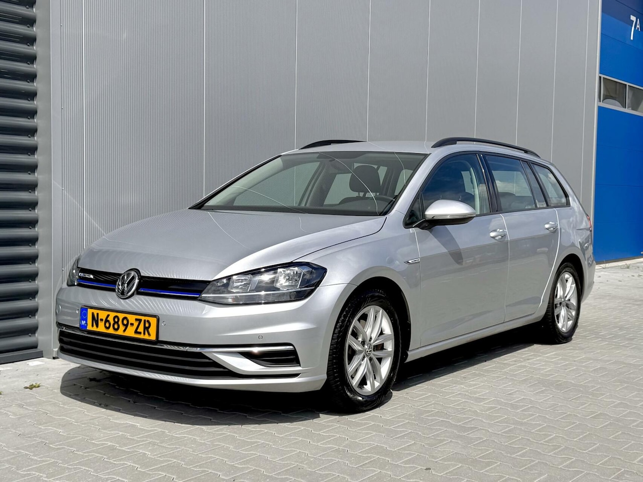 Volkswagen Golf Variant - 1.5 TSI Life Business | Dealer onderhouden! - AutoWereld.nl