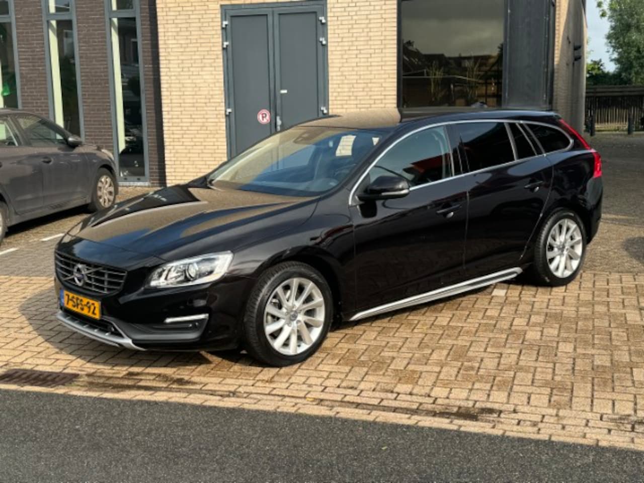 Volvo V60 - 1.6 T3 Momentum 1.6 T3 Momentum - AutoWereld.nl