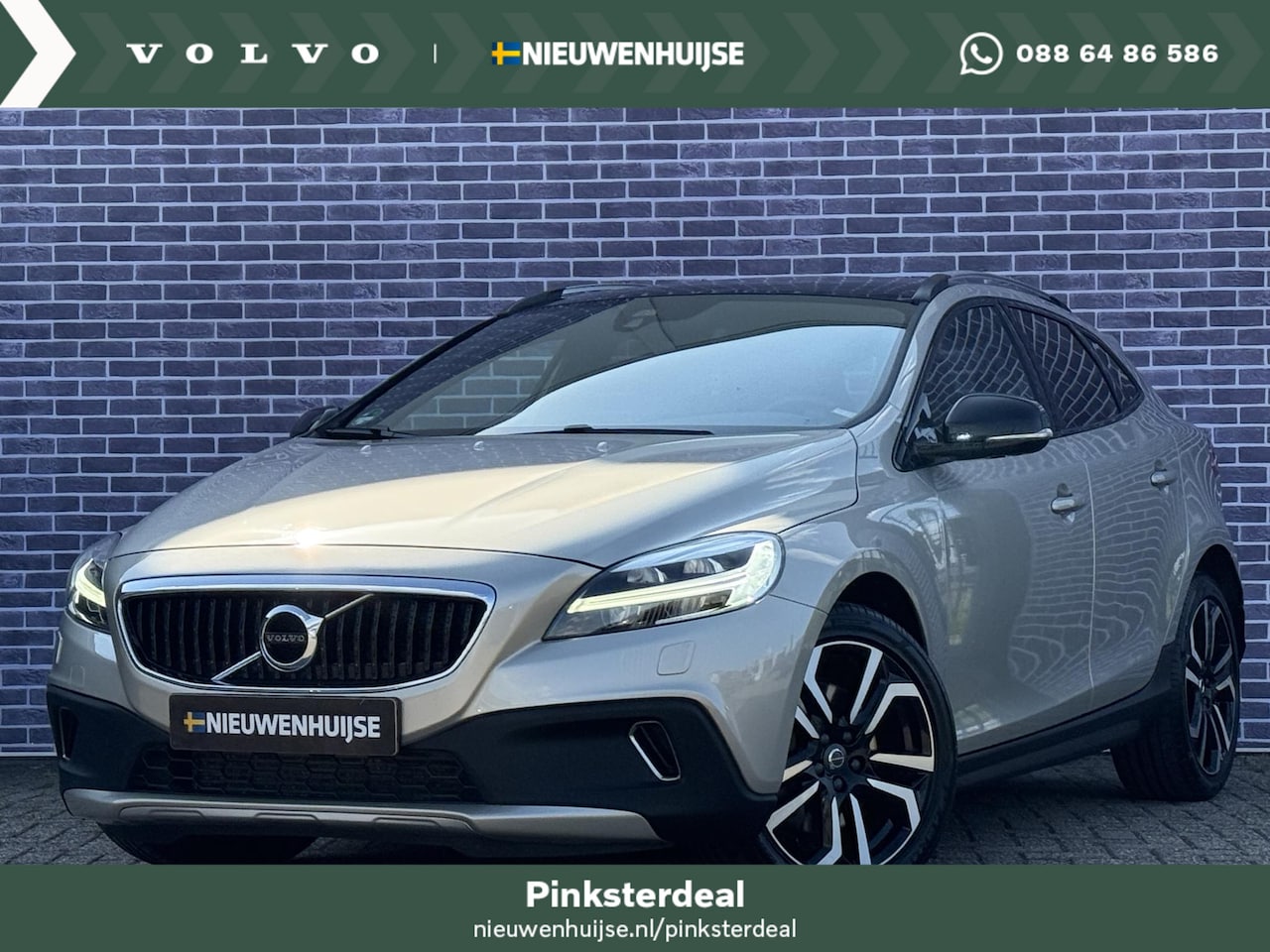 Volvo V40 Cross Country - 1.5 T3 Summum | Trekhaak | Standkachel | Volvo on Call | Stoelverwarming | Parkeercamera | - AutoWereld.nl