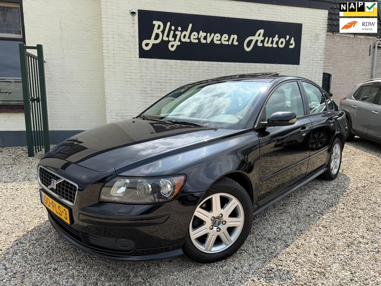 Volvo S40 - 2.4 Exclusive Clima |LM | Schuifdak | Trekhaak | Parkeersensoren - AutoWereld.nl
