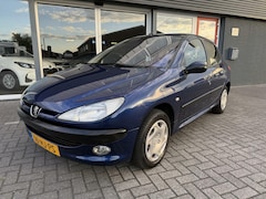 Peugeot 206 - 1.4 Gentry