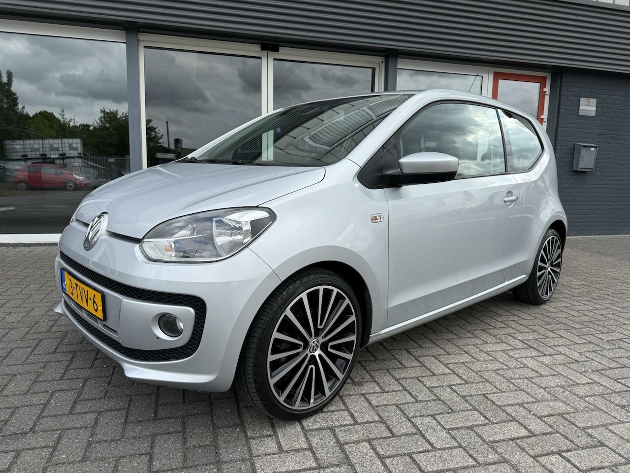 Volkswagen Up! - 1.0 take up! BlueMotion 1.0 take up! BlueMotion - AutoWereld.nl