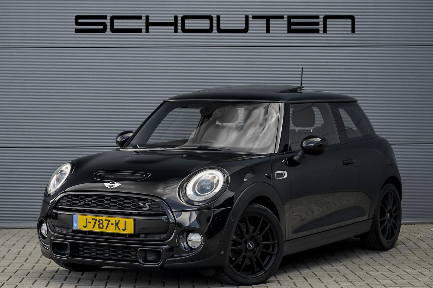 MINI Cooper S - Mini 2.0 Chili Serious Business Pano Navi Camera Cruise - AutoWereld.nl