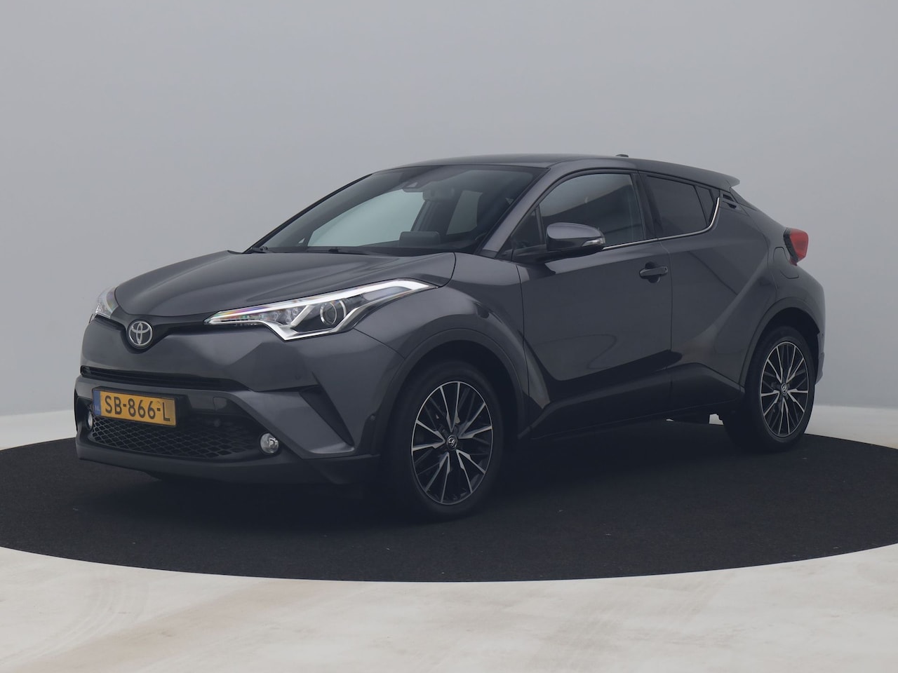 Toyota C-HR - 1.2 Executive | ADAPTIVE | STOELVERWARMING | CAMERA - AutoWereld.nl