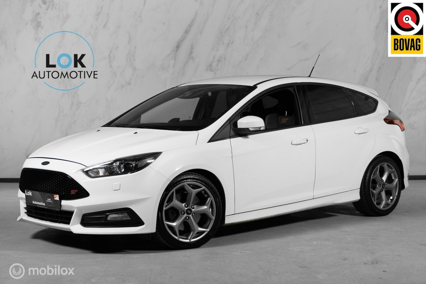 Ford Focus - 2.0 EcoBoost ST-3|LEDER|CRUISE|STOEL&STUUR VERWARMING| - AutoWereld.nl