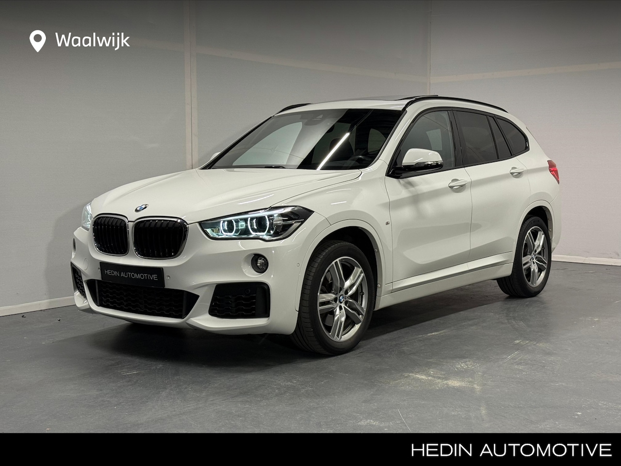 BMW X1 - sDrive20i High Executive | M Sportpakket | Panoramadak | Trekhaak | - AutoWereld.nl