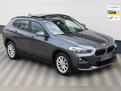 BMW X2 - SDrive20i Pano Navi Trekhaak Dealer Ond 1Ste Eig