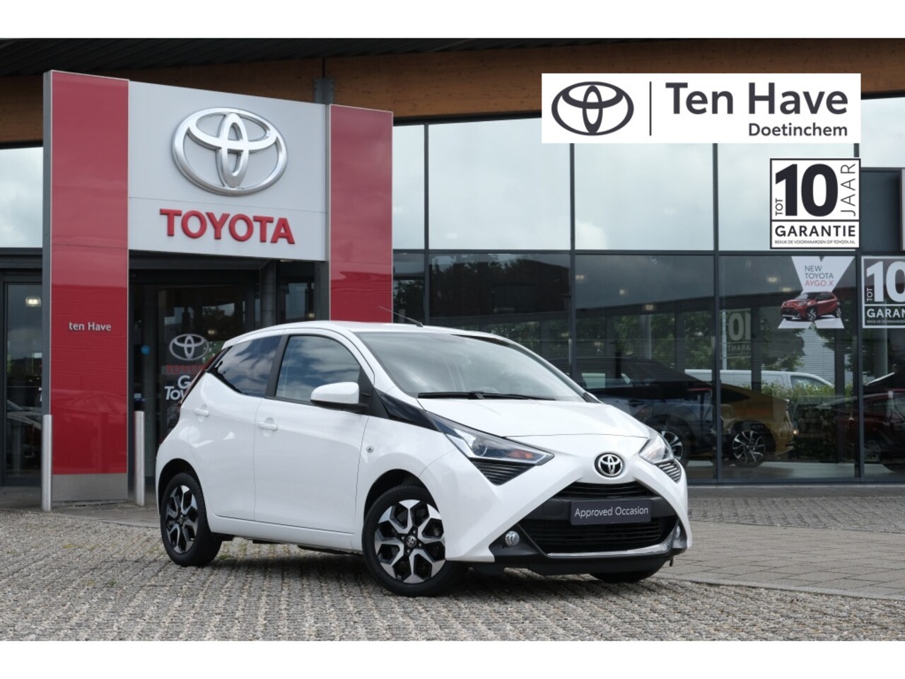 Toyota Aygo - 1.0 VVT-i x-Joy Handgeschakeld | Automatische airconditioning | - AutoWereld.nl
