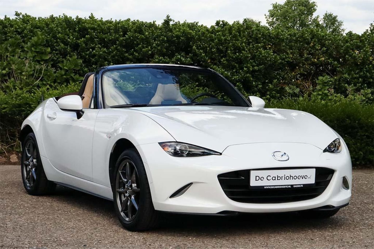 Mazda MX-5 - ND 1.5l SkyActiv-G 131 Arctic White - Sakura - AutoWereld.nl