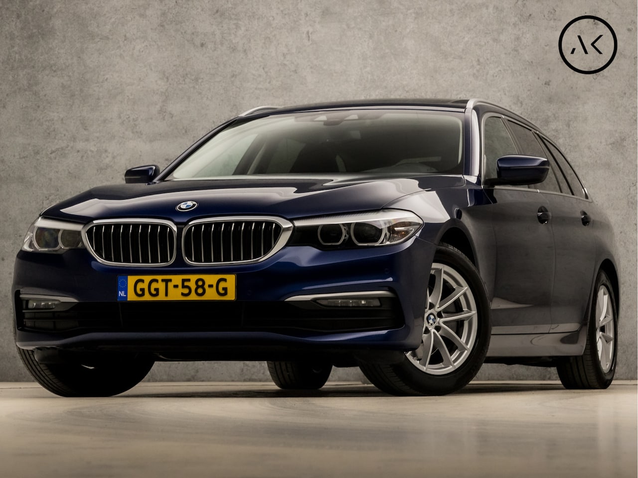 BMW 5-serie Touring - 520d Executive 191Pk Automaat (PANORAMADAK, VIRTUAL COCKPIT, APPLE CARPLAY, SFEERVERLICHTI - AutoWereld.nl