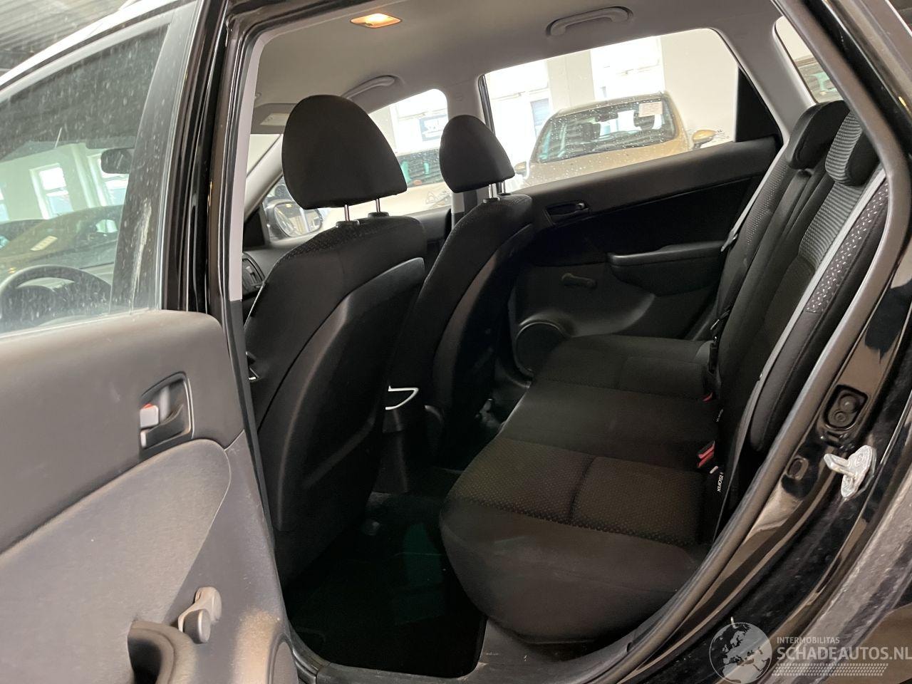 Hyundai i30 - I-30 1.4i i-Drive Cool NL NAP!