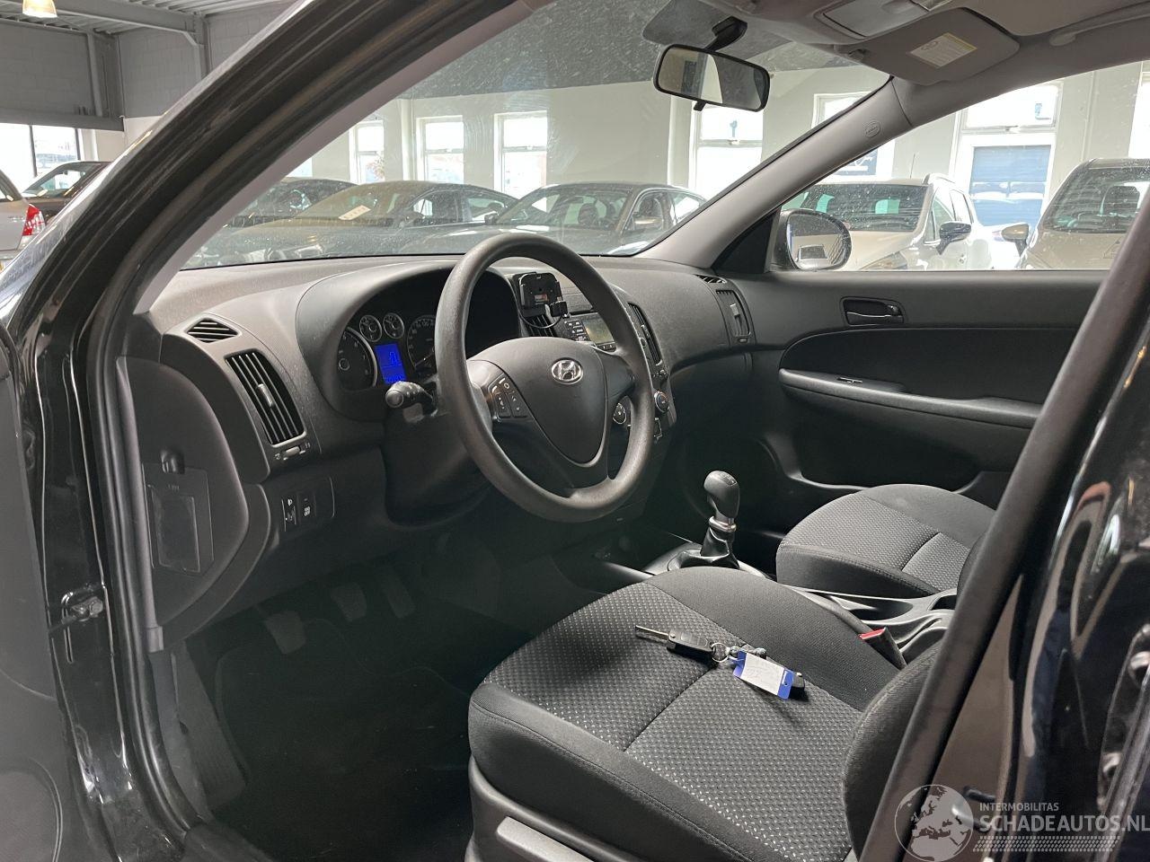 Hyundai i30 - I-30 1.4i i-Drive Cool NL NAP!