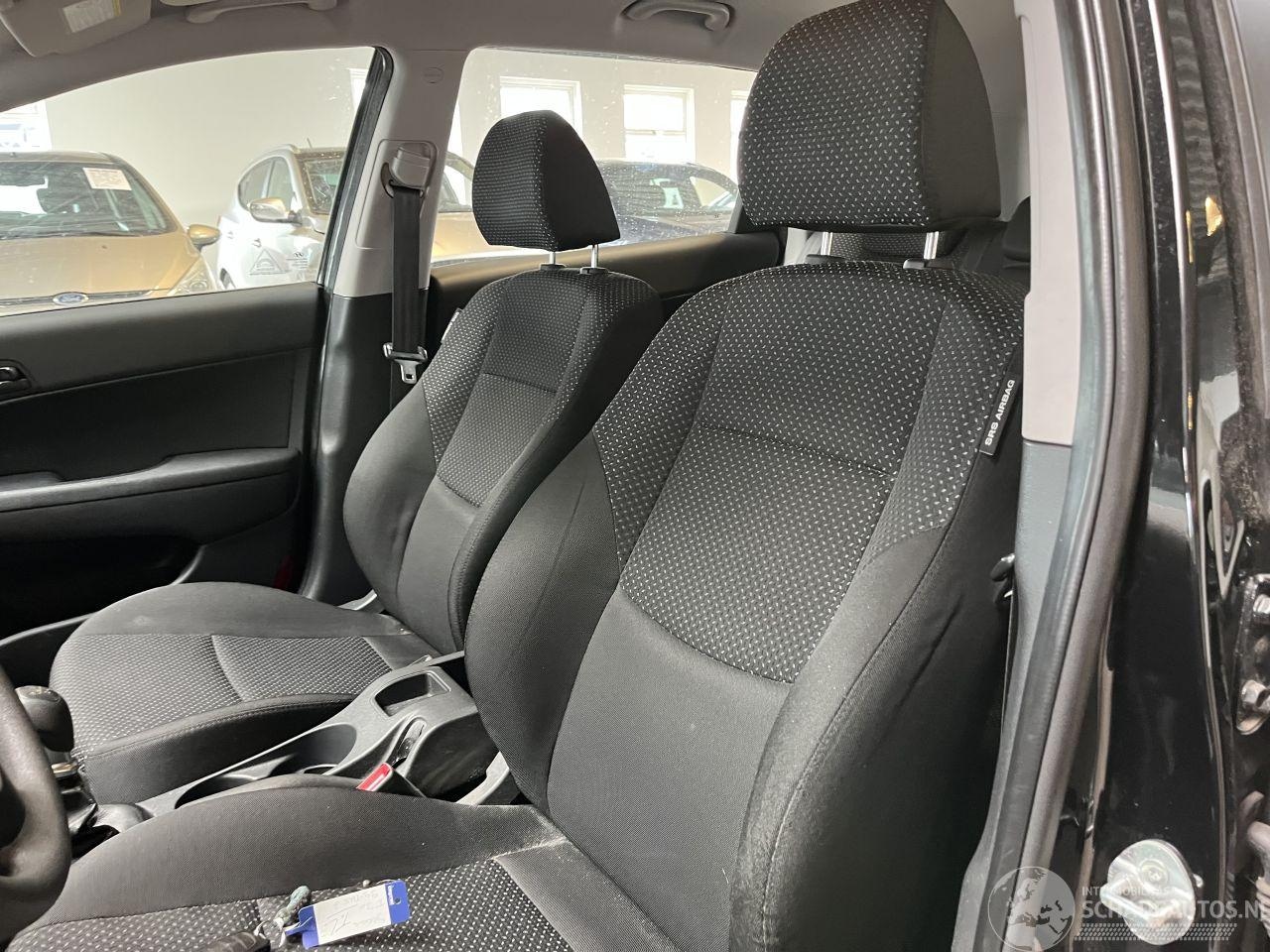 Hyundai i30 - I-30 1.4i i-Drive Cool NL NAP!
