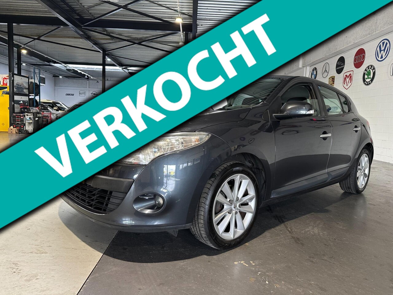 Renault Mégane - 1.6 Celsium/Navi/Dealer onderhouden/Apk nieuw - AutoWereld.nl