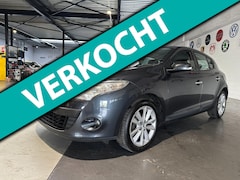 Renault Mégane - 1.6 Celsium/Navi/Dealer onderhouden/Apk nieuw