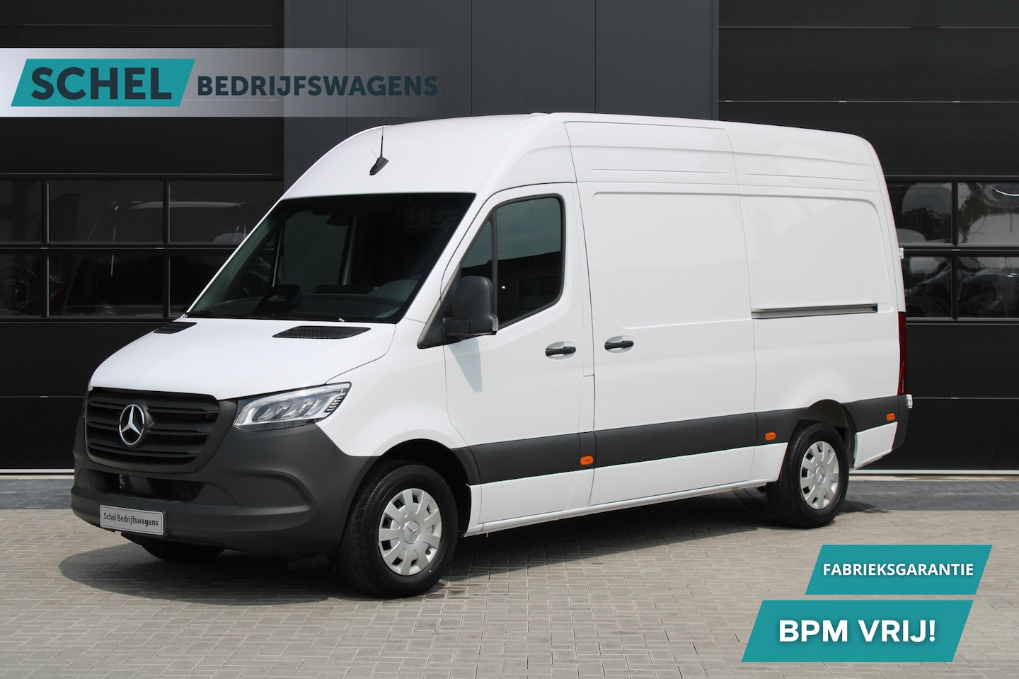 Mercedes-Benz Sprinter - 317CDI L2H2 Pro - 2x Schuifdeur - LED - Mbux 10 - 3.5t Trekhaak - Betimmering - Camera - C - AutoWereld.nl