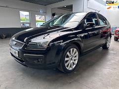 Ford Focus - 2.0-16V Futura|Airco|Navi|Cruise|PDC
