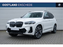 BMW iX3 - Executive / Sportstoelen / Panoramadak / Adaptieve LED / Achteruitrijcamera / Parking Assi