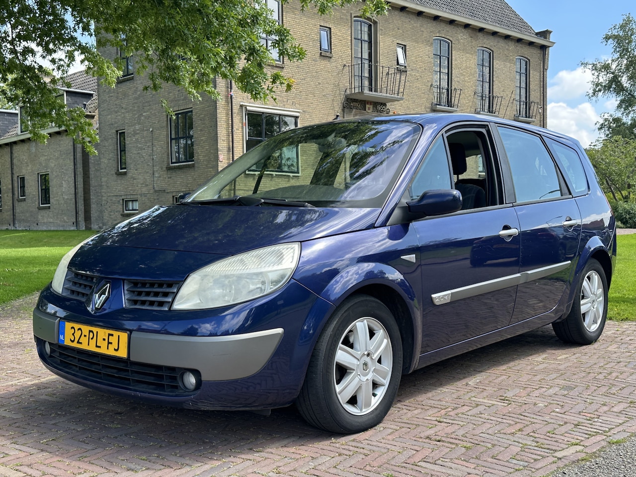 Renault Grand Scénic - 2.0-16V Dynamique Comfort 7 peroons * auto met werk - AutoWereld.nl