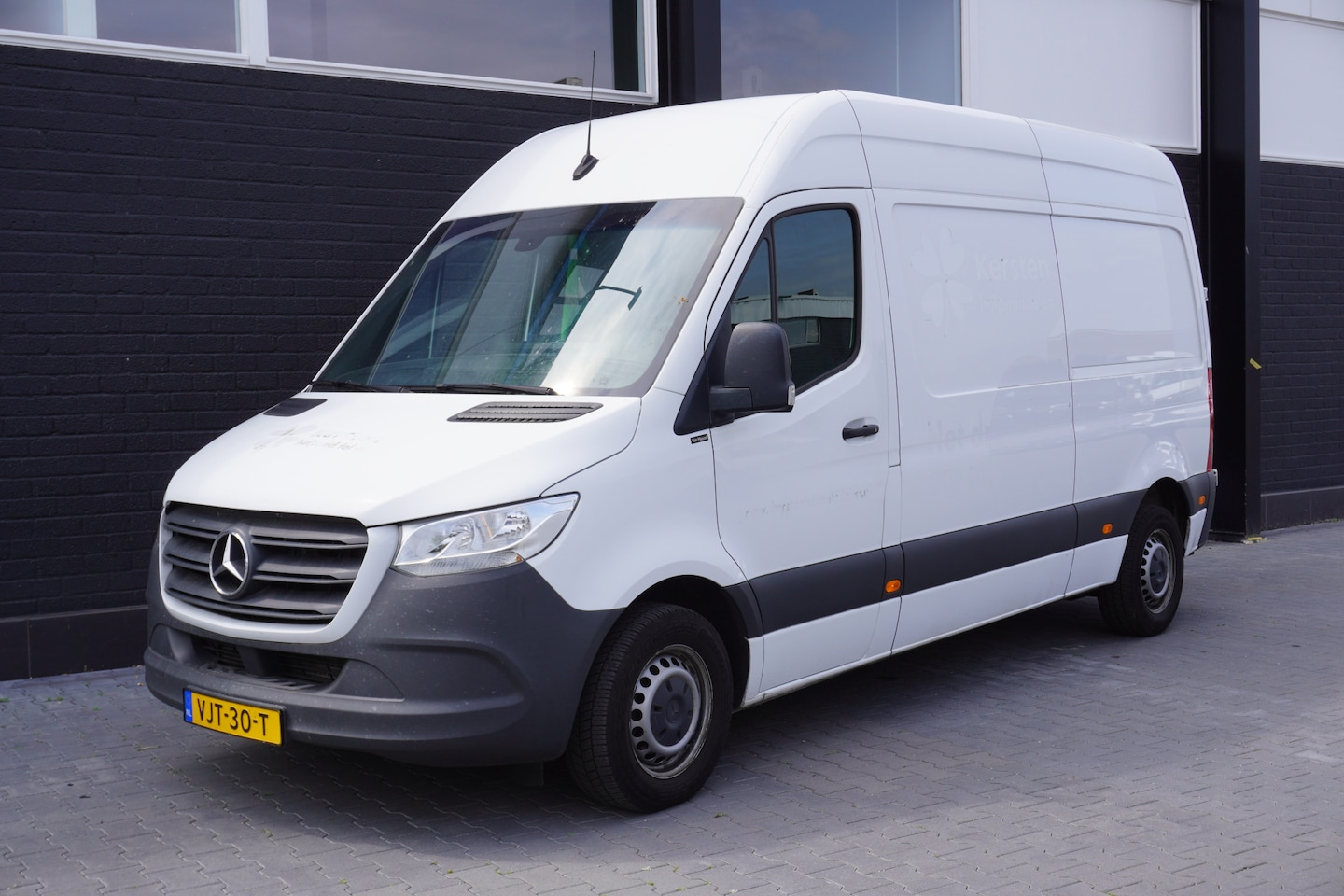 Mercedes-Benz Sprinter - 311 2.2 CDI L2H1 Automaat EURO 6 - A/C Climate - Navi - Cruise - Laadbrug - € 16.900,- Exc - AutoWereld.nl