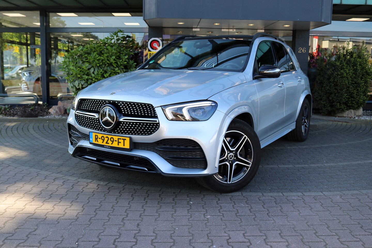 Mercedes-Benz GLE-Klasse - 350 de 4MATIC Premium Plus Luchtvering Panoramadak Night pakket Nappa leder - AutoWereld.nl