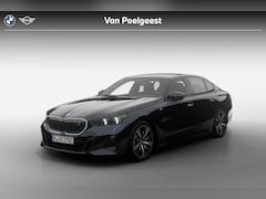 BMW i5 - Sedan eDrive40 M Sport Edition | M Sport Pro | Travel Pack | Trekhaak | Extra getint glas