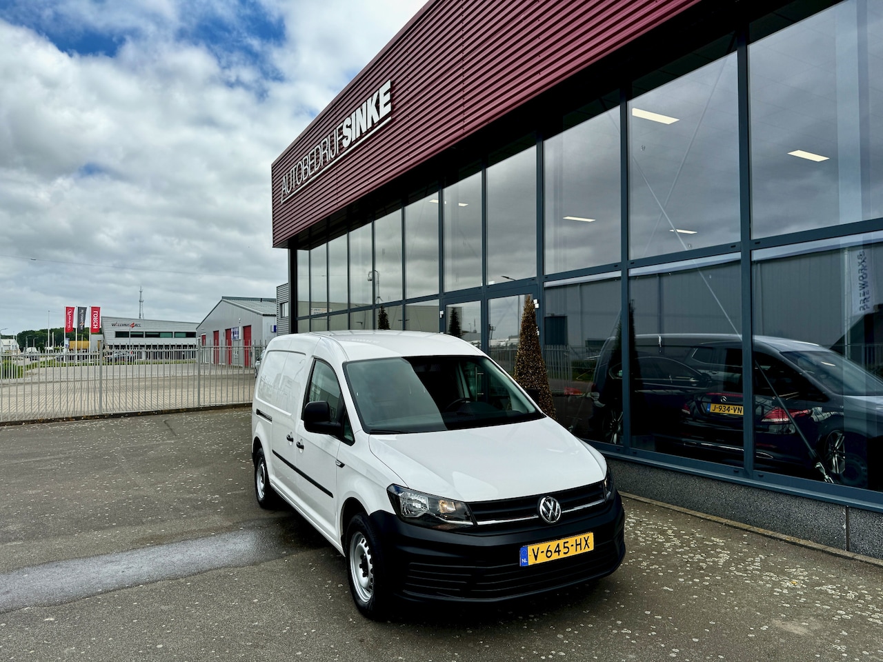 Volkswagen Caddy Maxi - 2.0 TDI L2H1 BMT Trendline NAVI - AutoWereld.nl