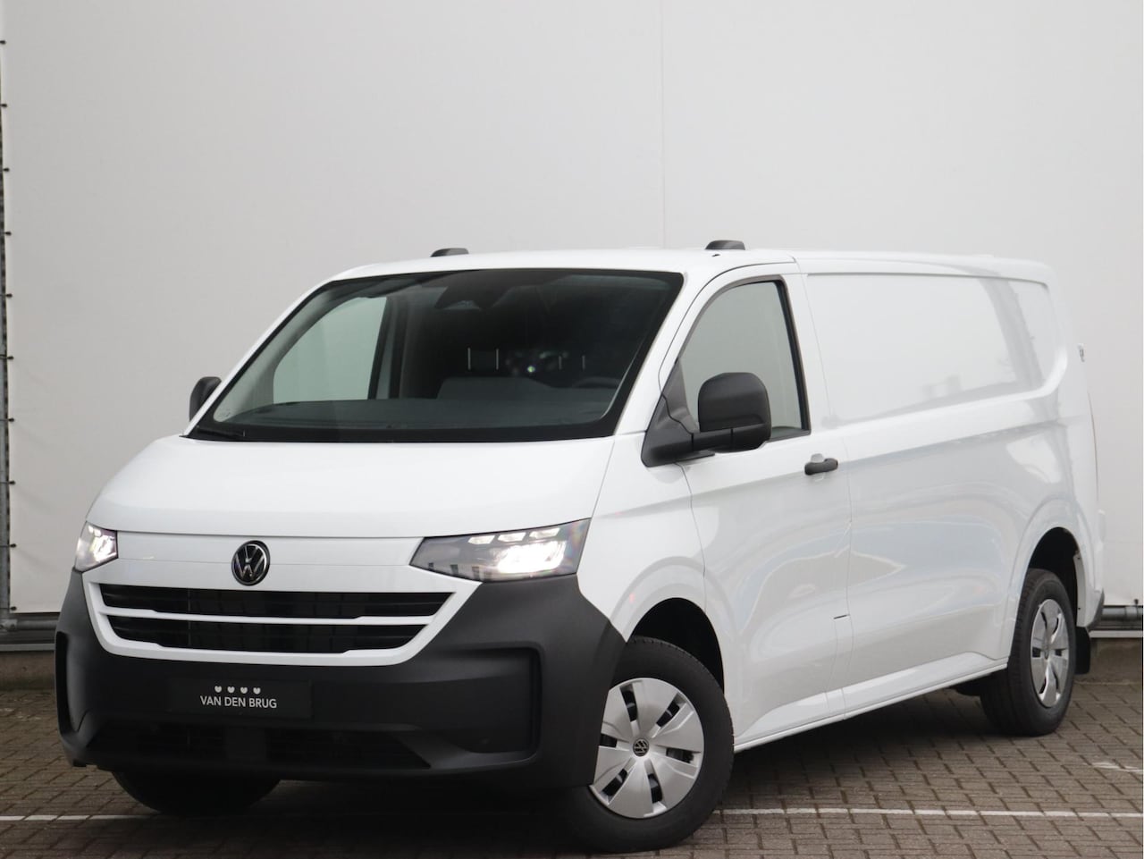Volkswagen Transporter - 2.0 TDI 150pk Automaat L2H1 | BPM-vrij | Trekhaak |Climate control |Achterdeuren | Camera - AutoWereld.nl