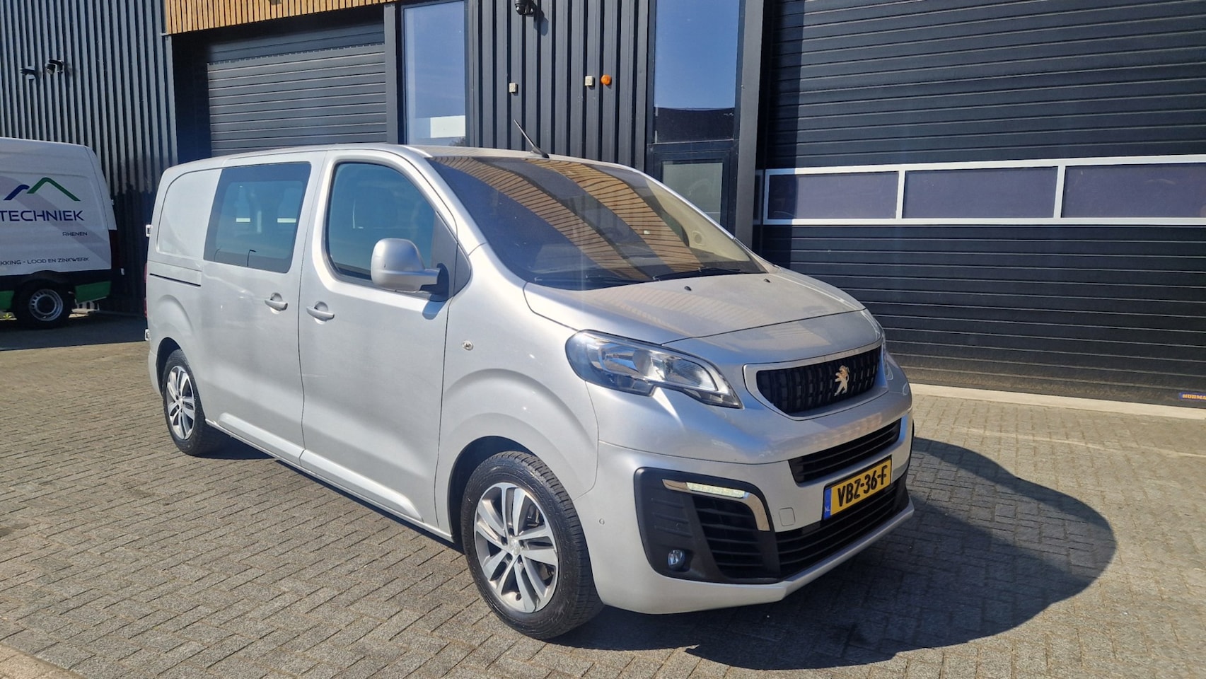 Peugeot Expert - 1.5 BlueHDI 120 Standard Asphalt 1.5 BlueHDI 120 Standard Asphalt - AutoWereld.nl