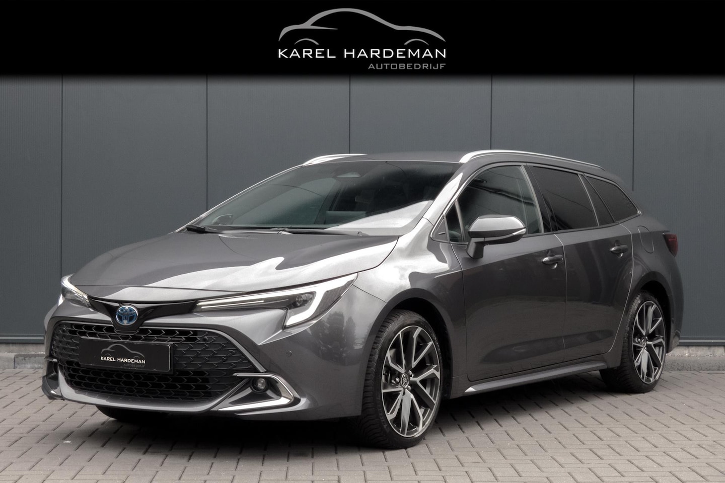 Toyota Corolla Touring Sports - Hybrid 140 Executive | ADAPTIEVE CRUISE CONTROL | HEAD UP | STOELVERWARMING | TREKHAAK - AutoWereld.nl