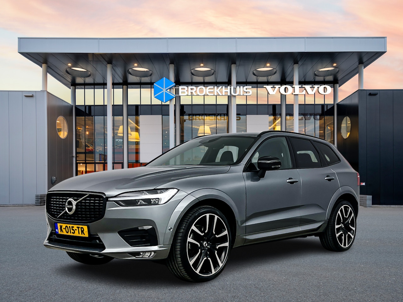 Volvo XC60 - B4 R-Design | 19" | Adaptieve cruise | BLIS | Parkeercamera | Stoel/stuurverwarming | Elek - AutoWereld.nl