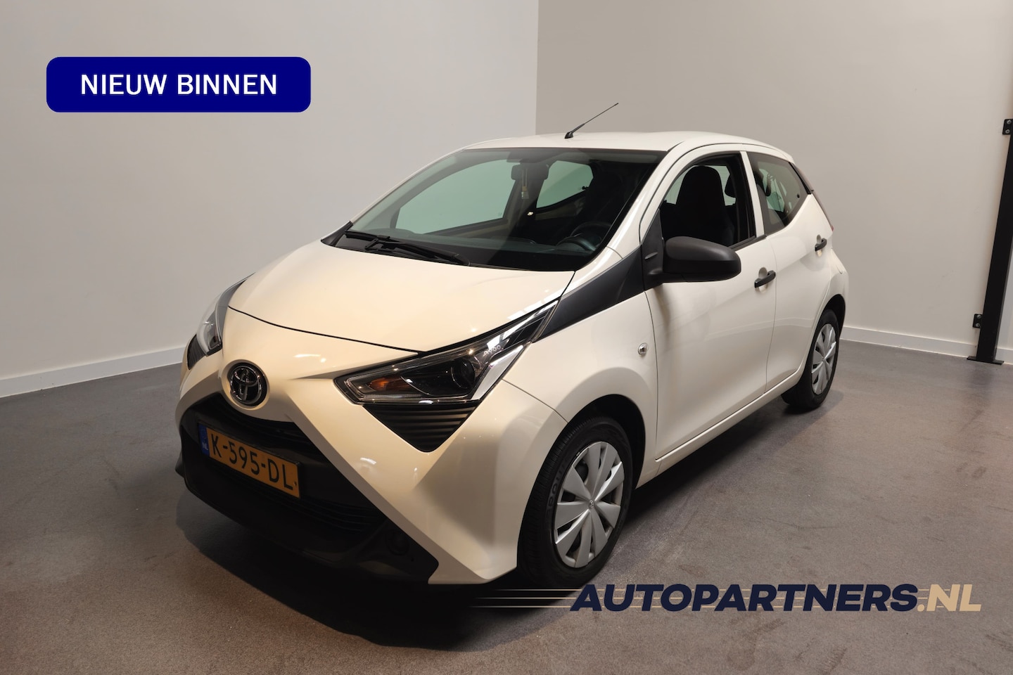Toyota Aygo - 1.0 VVT-i x-fun - Airco - Bluetooth - LED - AutoWereld.nl
