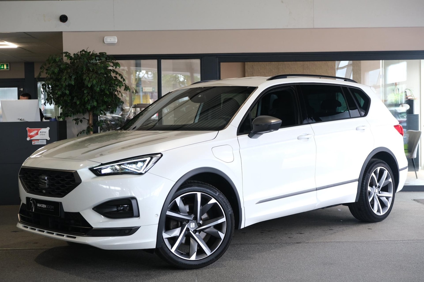 Seat Tarraco - 1.4 TSI e-Hybrid PHEV FR 245PK Trekhaak 360Cam Navi Led - AutoWereld.nl
