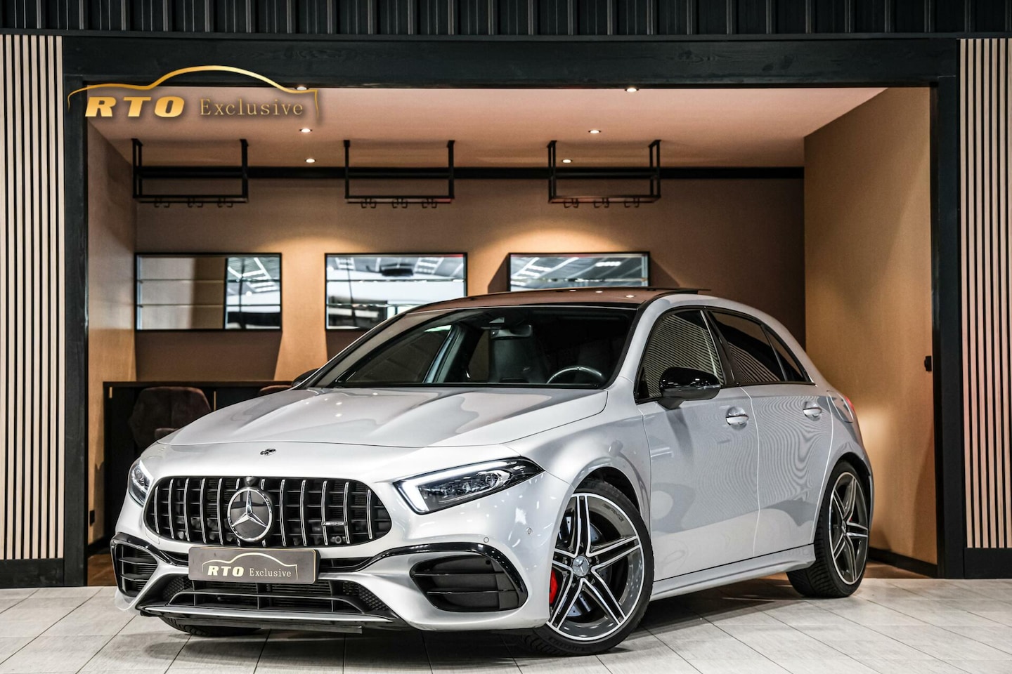 Mercedes-Benz A-klasse - AMG 45S 4MATIC+ |Pano|Night|Burmester|19'' - AutoWereld.nl