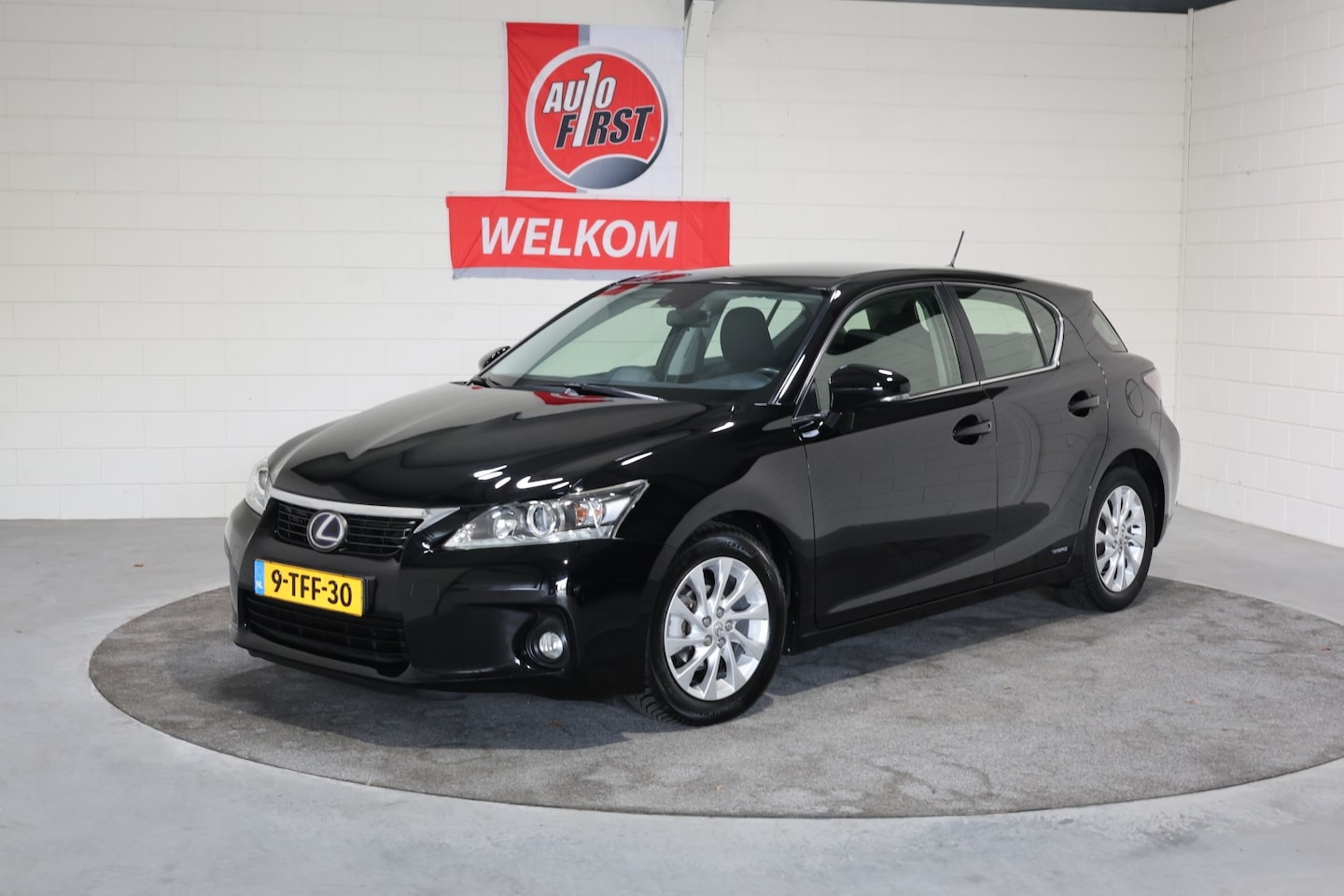 Lexus CT 200h - FE Edition, 1e eigenaar, volledig dealer onderhouden, all season, navigatie, cruise contro - AutoWereld.nl