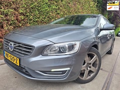 Volvo V60 - 2.4 D6 Twin Engine R-Design