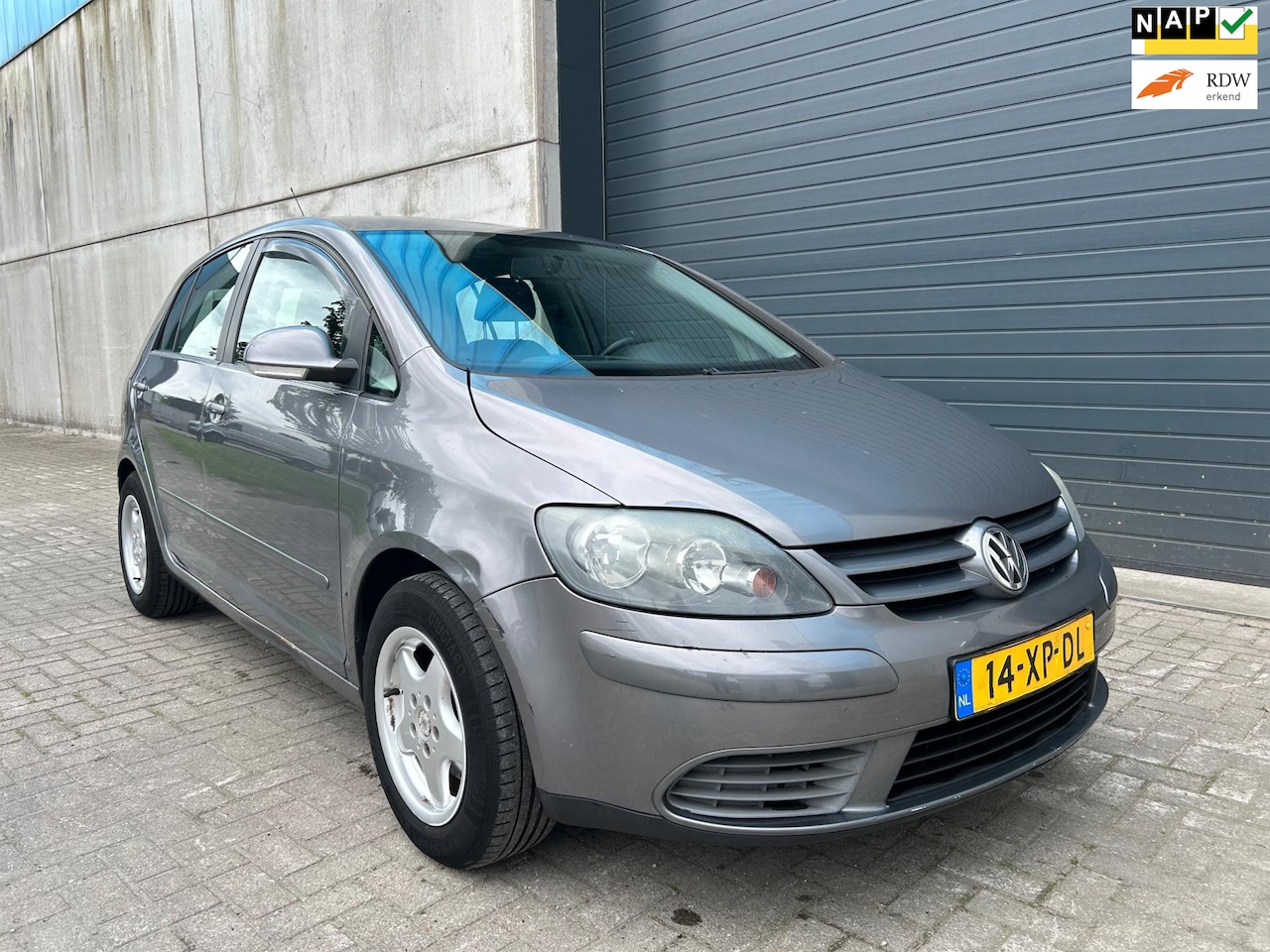 Volkswagen Golf Plus - 1.6 FSI Optive 3 AIRCO PDC NW APK - AutoWereld.nl