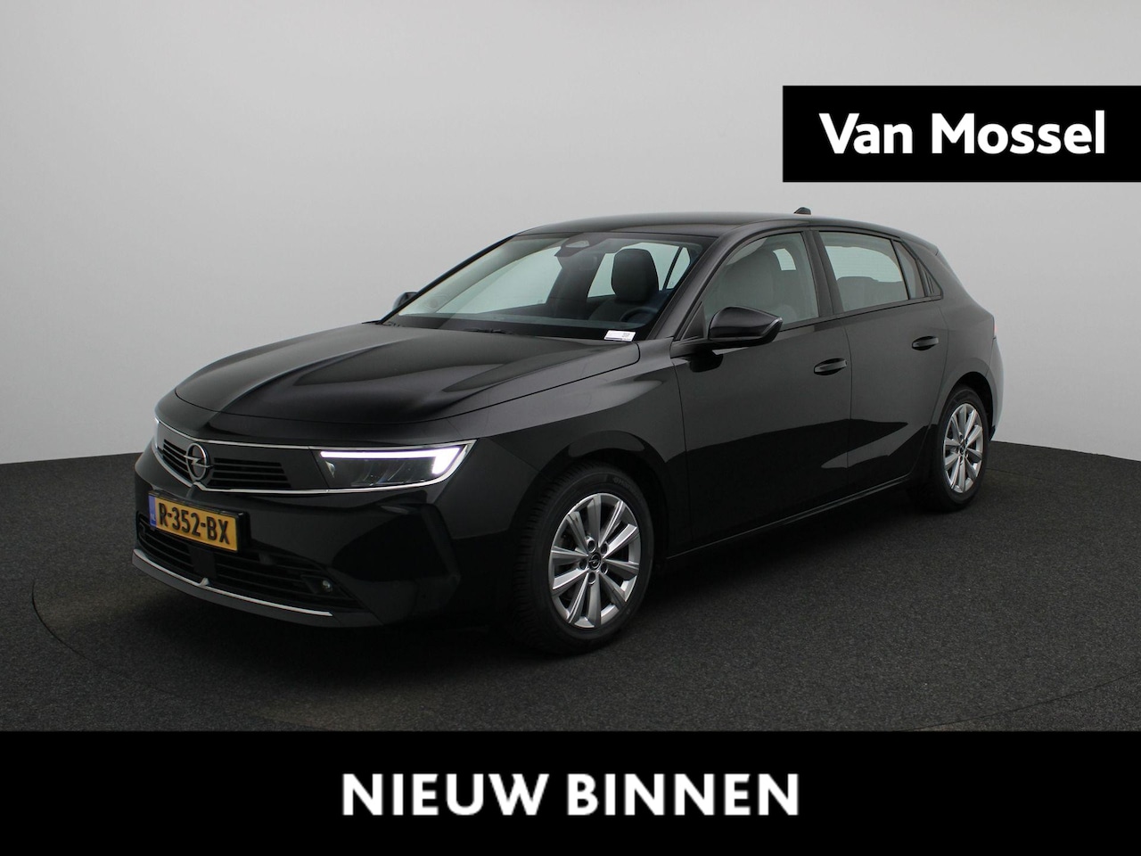 Opel Astra - 1.2 Edition | Navigatie | Climate control | Parkeersensoren - AutoWereld.nl