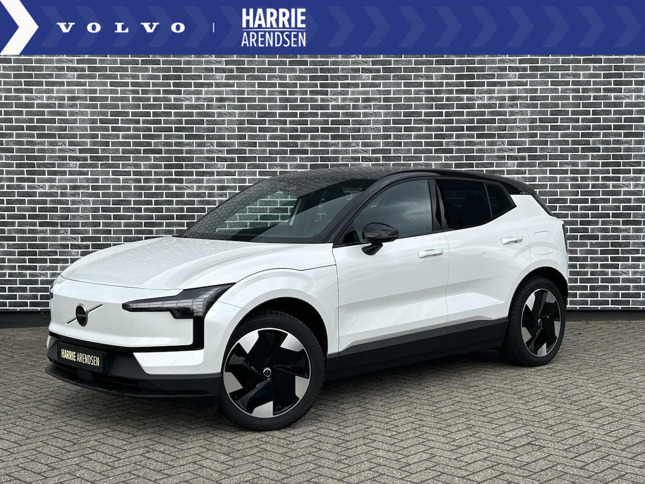 Volvo EX30 - Single Motor Extended Range Plus 69 kWh | Extra getint Glas | Stoel/stuurwielverwarming - AutoWereld.nl
