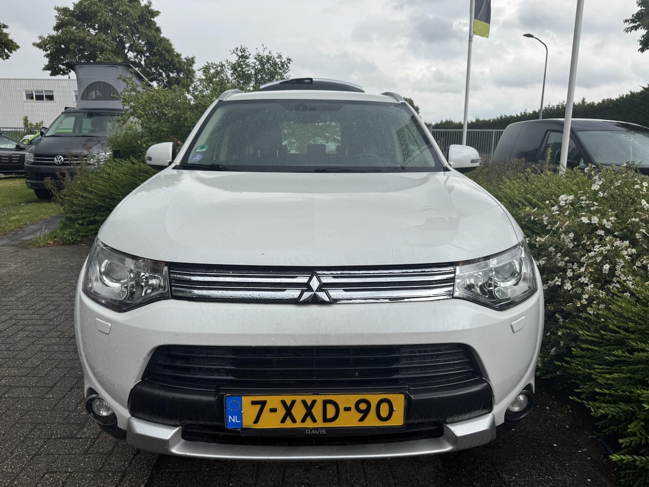 Mitsubishi Outlander - 2.0 PHEV Executive Edition X-Line NW. HV ACCU - MOTORSCHADE - AutoWereld.nl