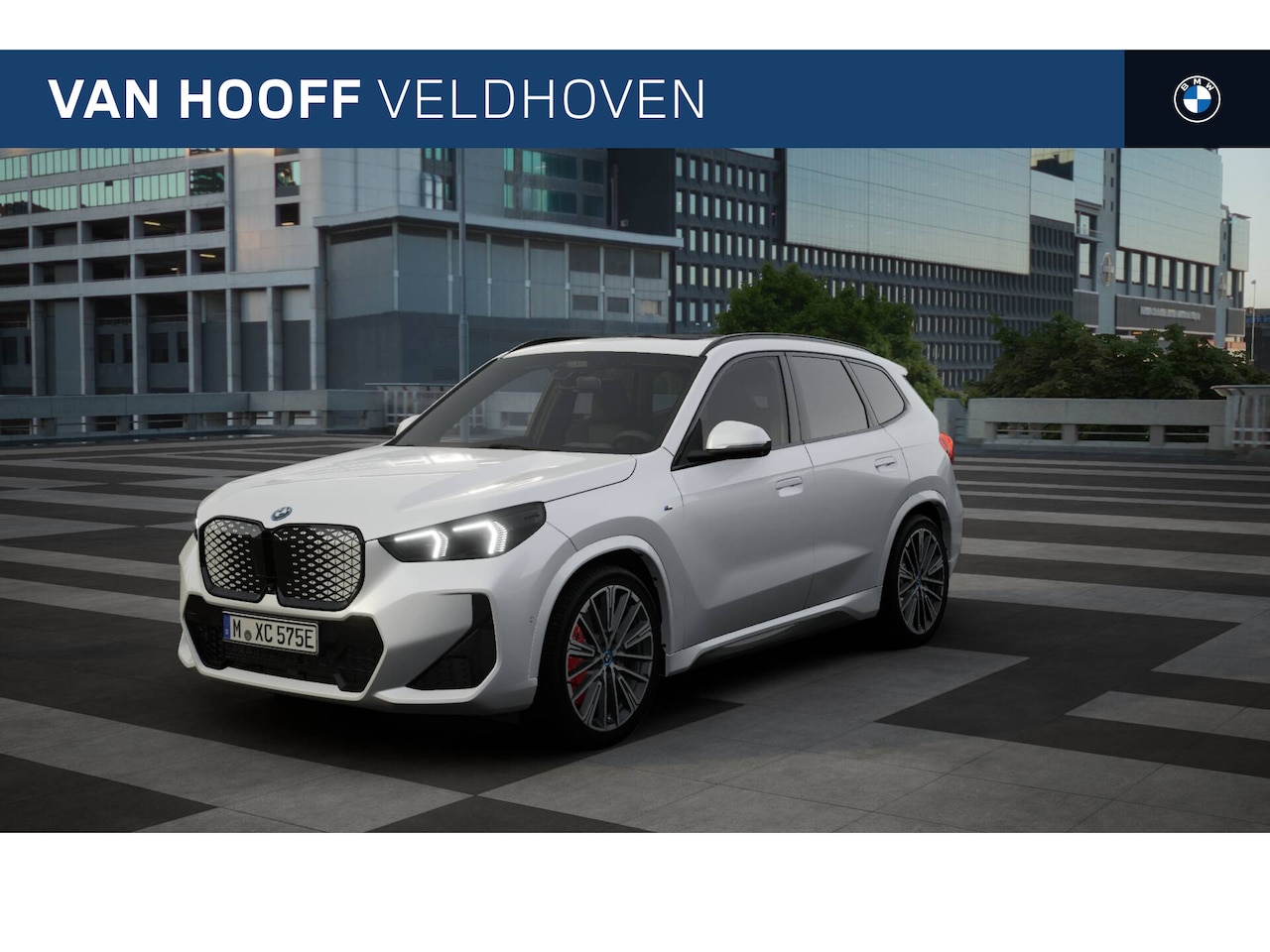 BMW iX1 - eDrive20 M Sport / Panoramadak / Trekhaak / Sportstoelen / M Adaptief onderstel / Comfort - AutoWereld.nl